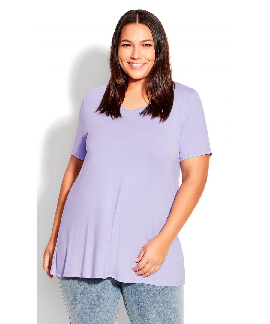 Dress up or keep it casual; however you choose to wear it, the Love Me Top is a great pick! Made from a soft, stretchy fabric, this top is perfect for throwing on over your favourite denim shorts or skirts. The V-neckline and short sleeves give it a classic look that can be styled in a multitude of ways while the relaxed silhouette ensures a comfortable fit. Key Features Include:-V-neckline-Short sleeves-Pull-over fit-Soft stretch fabrication-Relaxed silhouette-Hip length hemline