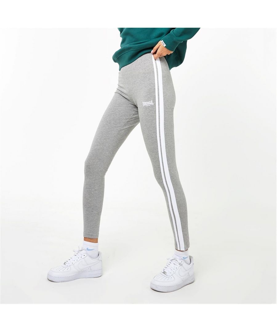 Keep things casual with these leggings from Lonsdale. Crafted with an elasticated waistband and instantly recognisable. The iconic Lonsdale 2 stripe collection is equal parts comfort and practicality.