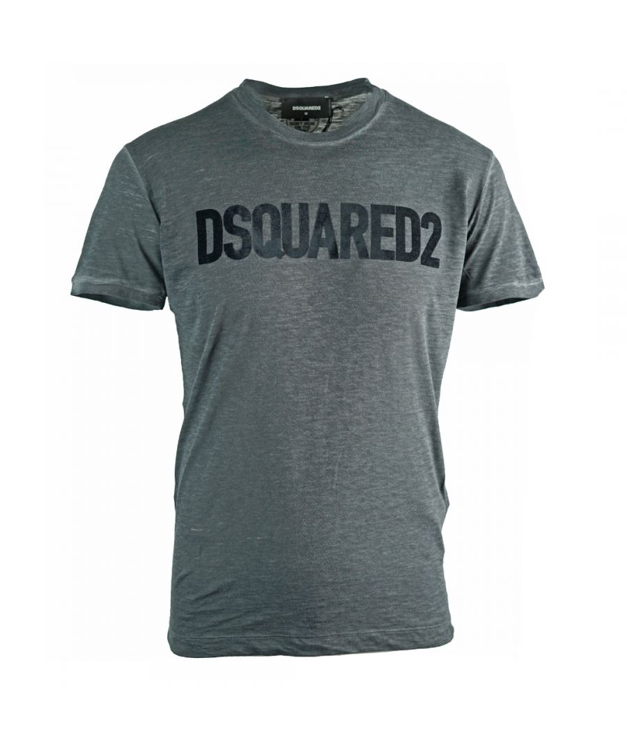 Dsquared2 Velvet Logo Grey T-Shirt. Short Sleeved Grey Tee. Chic Dan Fit Style, Fits True To Size. 88% Cotton 12% Viscose. Dsquared2 Black Velvet Logo. S74GD0587 S22164 814