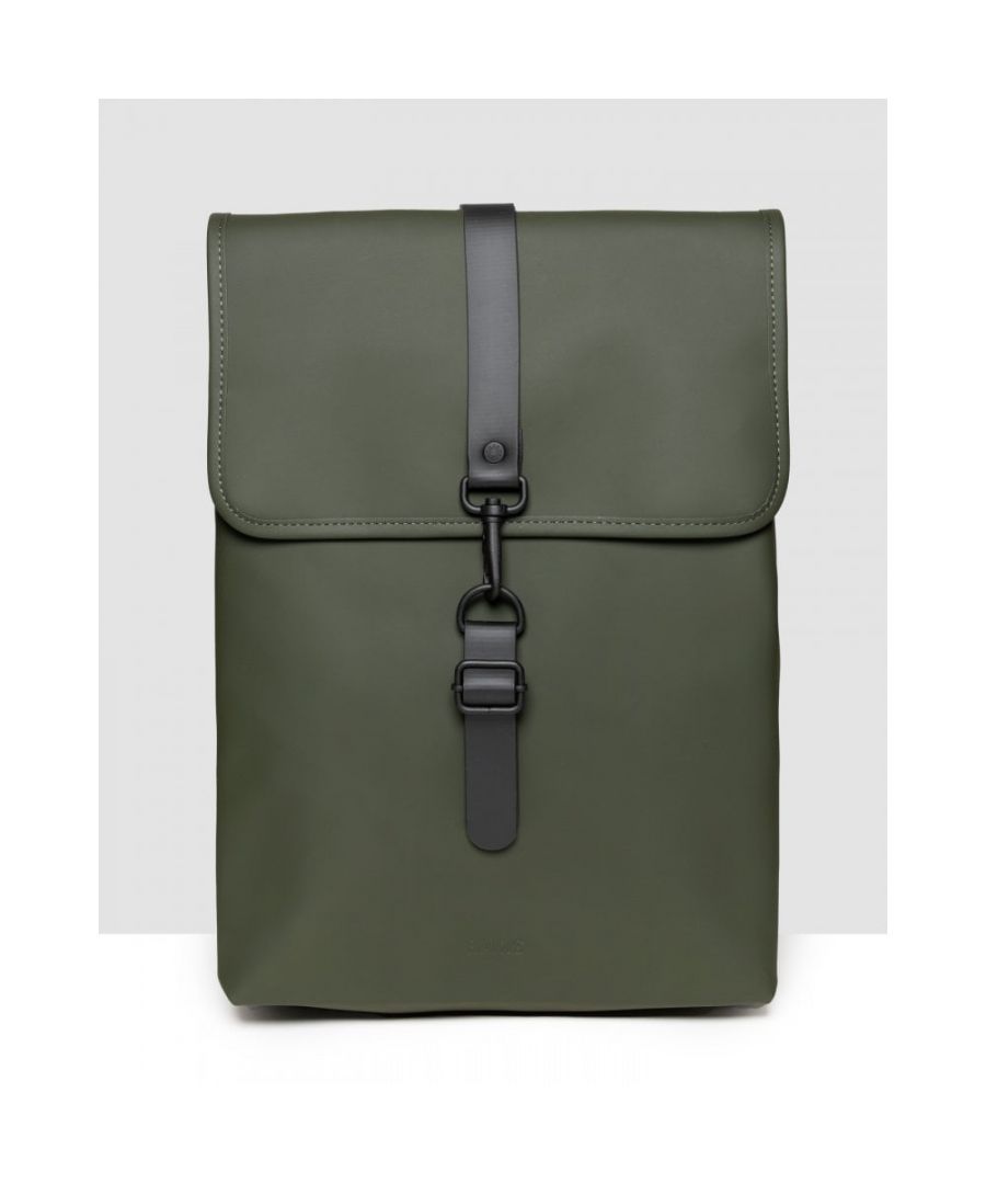 Speaking the same design language as Rains’ signature Backpack, Rucksack features Rains’ signature front TPU strap and carabiner buckle closure on a rectangular body. Constructed in Rains’ waterproof PU, this bag has additional buttons at the top closure to better keep the bag’s contents dry.\n13400