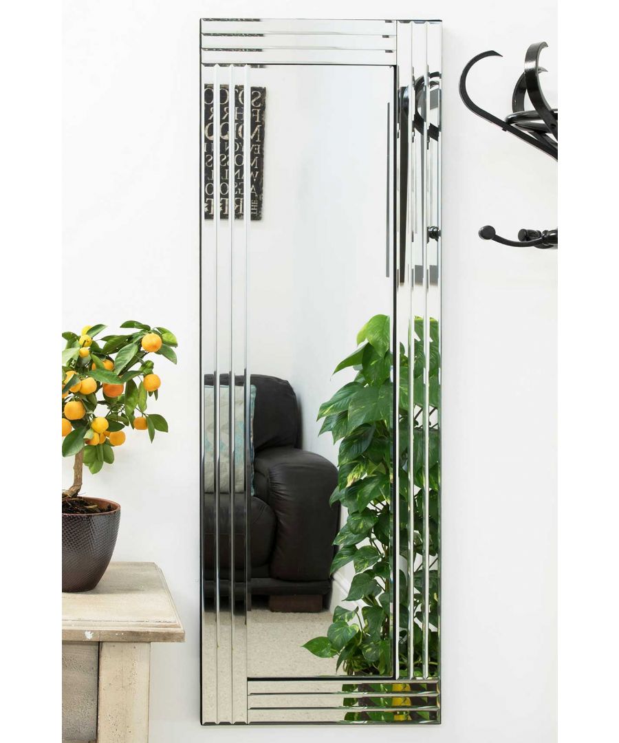 Triple edge Venetian wall mirror will add style and character to any room from the living room to the bedroom and will even make a chic bathroom mirror. This has an overall size of 3ft11 x 1ft3, 120cm x 40cm and can be hung either landscape or portrait.