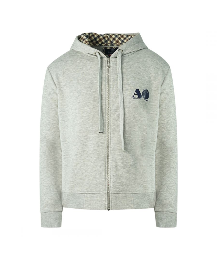 Aquascutum AQ logo grijze hoodie met rits. Aquascutum AQ logo grijze hoodie met rits. Capuchon gevoerd met kenmerkend ruitje. Trui van 100% katoen, groot Waterfield-logo op de achterkant. Normale pasvorm, valt normaal qua maat, model FAI005 94. Elastische zoom en manchetten