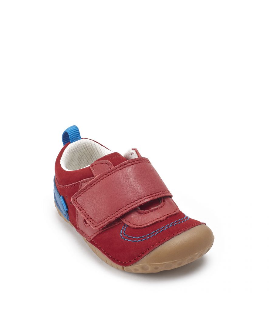 Make a statement in these bright red Shuffle boys pre-walkers shoes, designed with lots of growing room for wiggly pre-walkers toes, with multi-width and half fittings to achieve the correct fit. Crafted using the softest leathers uppers, breathable mesh linings and cushioned insoles for comfort on the move. Feet stay secure with extra wide adjustable riptape fastening.
