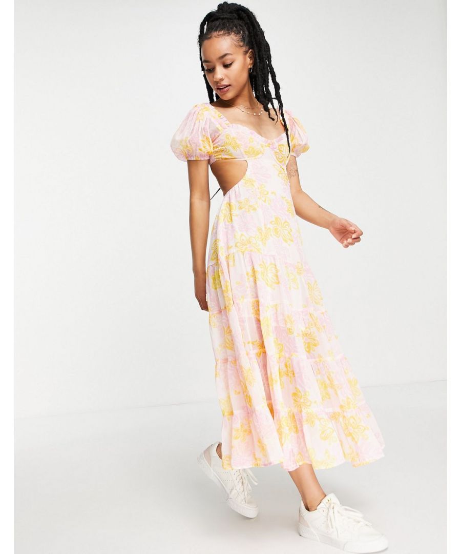 Petite dress by Miss Selfridge A round of applause for the dress Sweetheart neck Cut-out detail Thigh split Tie-back fastening Regular fit Sold by Asos