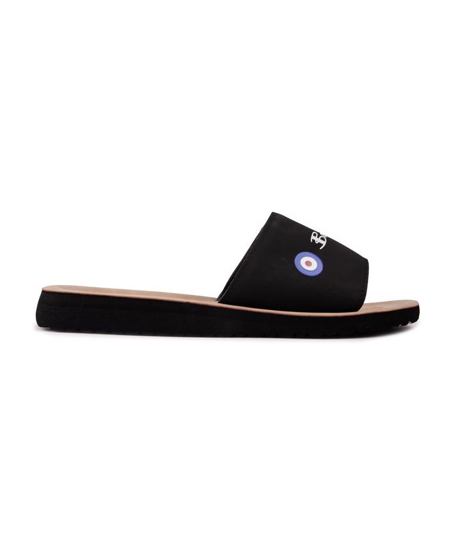 Maak je klaar voor de zomer met de Daytona slider van Ben Sherman. Deze sandalen bieden een chique uitstraling. makkelijk in de omgang. frisse look en voorzien van een zachte brede band met de bekende Ben Sherman branding. een contour. gepolsterd voetbed en een antislip rubberen buitenzool voor een comfortabele pasvorm en casual stappen.