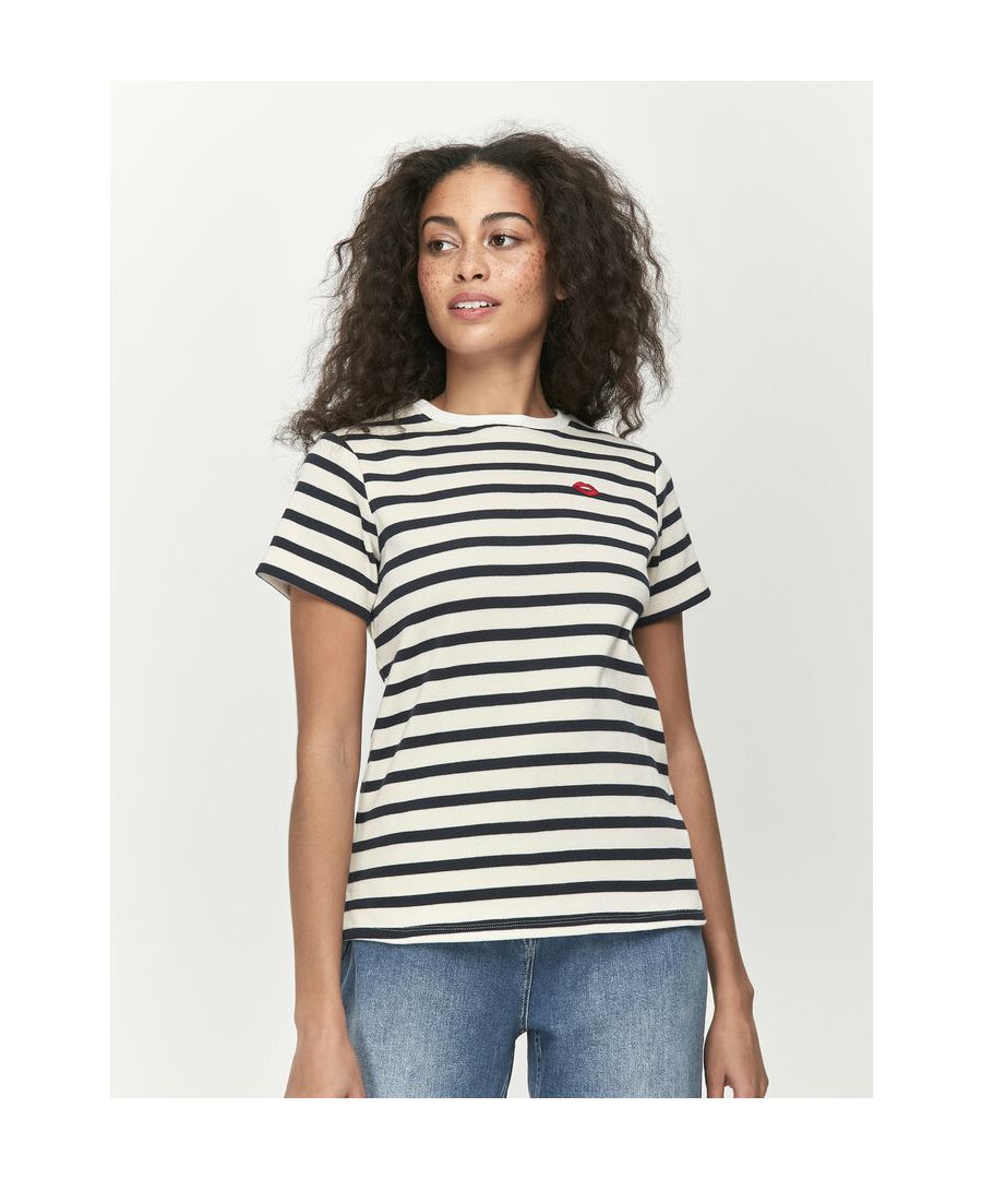 This t-shirt from Khost Clothing is crafted from 100% Cotton fabric and features a stripe design, short sleeves, a crew neckline and lips embroidery on the chest. Pair with jeans and trainers for a stylish look.