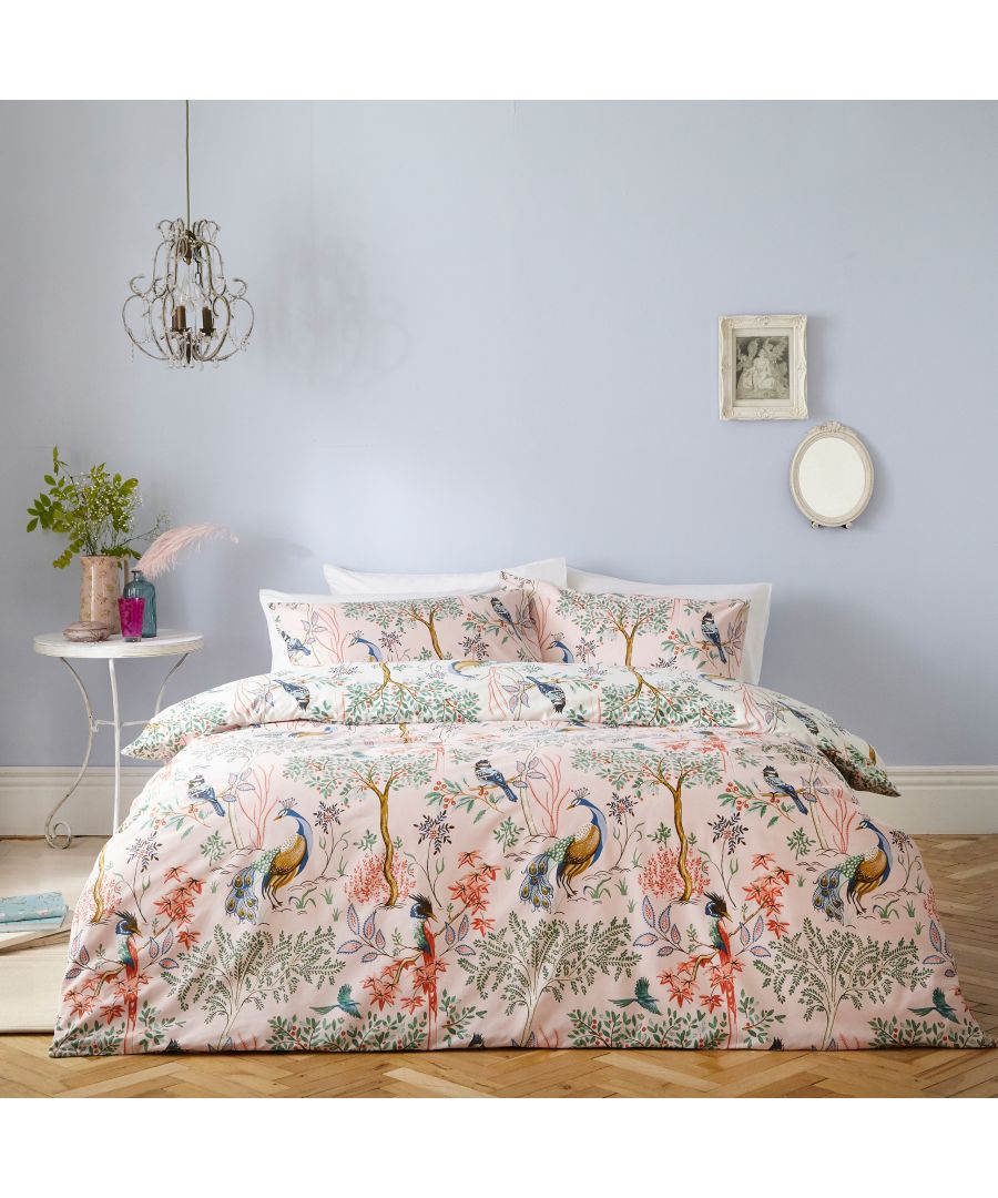 Stroll through the gardens of paradise with majestic peacocks walking through flowers of Eden. Add a touch of spring to your bedroom with this exclusive Birds of Paradise bedding.