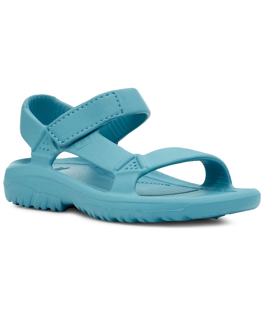 Loved by little ones for its weightless feel, the Hurricane Drift gets a lighter footprint this season, thanks to its recycled EVA construction. Buoyant and boldly hued, this kids’ water sandal offers an unsinkable silhouette equipped to outlast summer fun.