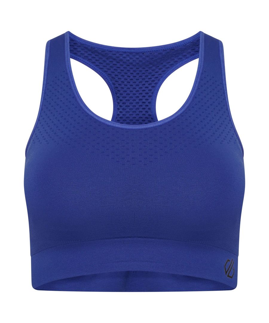 Material: 92% polyamide, 8% elastane. Medium impact sports bra. SeamSmart technology. Q-Wic plus seamless nylon/elastane or polyester/elastane knitted fabric. Anti-bacterial odour control treatment. Good wicking performance. Quick drying. Removable pads. Racer back design. Chest sizes to fit: (XS): 76-81cm, (S): 87cm, (M): 89-97cm, (L): 99-107cm.