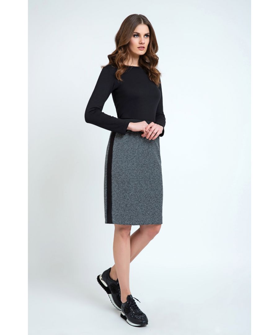 Pencil Skirt with Side Panels by Conquista Fashion in stretch jersey sustainable fabric. Our model is 176cm and is wearing size 36/S. Made in Greece.