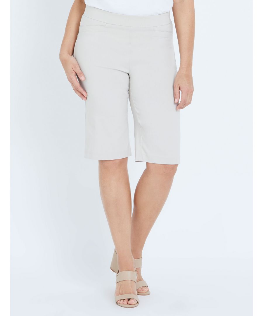 Our Bengaline Shorts are a go-to style for smart occasions in spring and summer. Style with a smart top to complete the look. Available in a variety of colours and loved for it's elastic waistband. Material:  76% Viscose / 3% Elastane / 21% Nylon