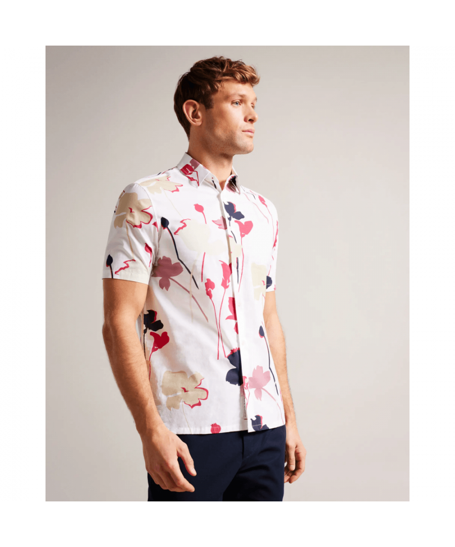 Cotton shirt. Short sleeve. Floral print. Button up front. Regular fit. Classic collar.\n100% Cotton.