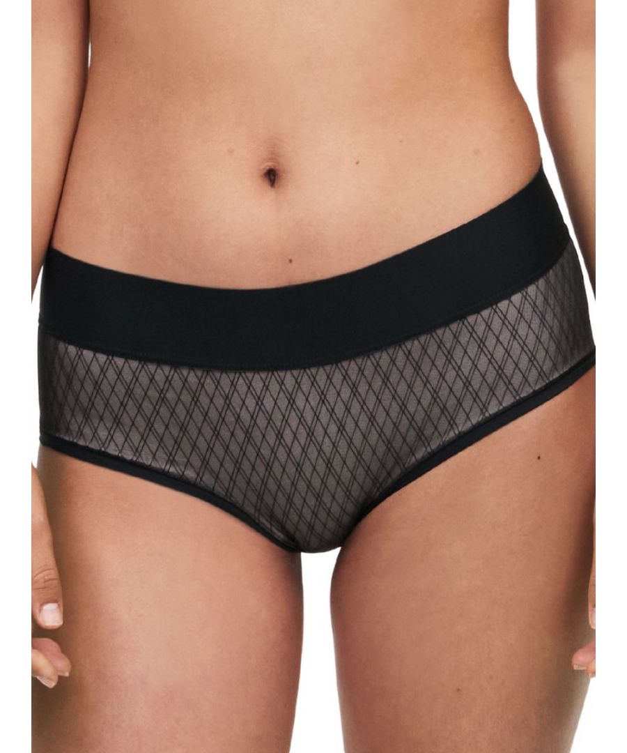 Chantelle Smooth Lines Covering Shorty. With geometric lines, double lining and a sculpting mesh for a smooth effect. Seamless, no VPL. Product is made of 79% Nylon, 21% Elastane and is hand-wash only.