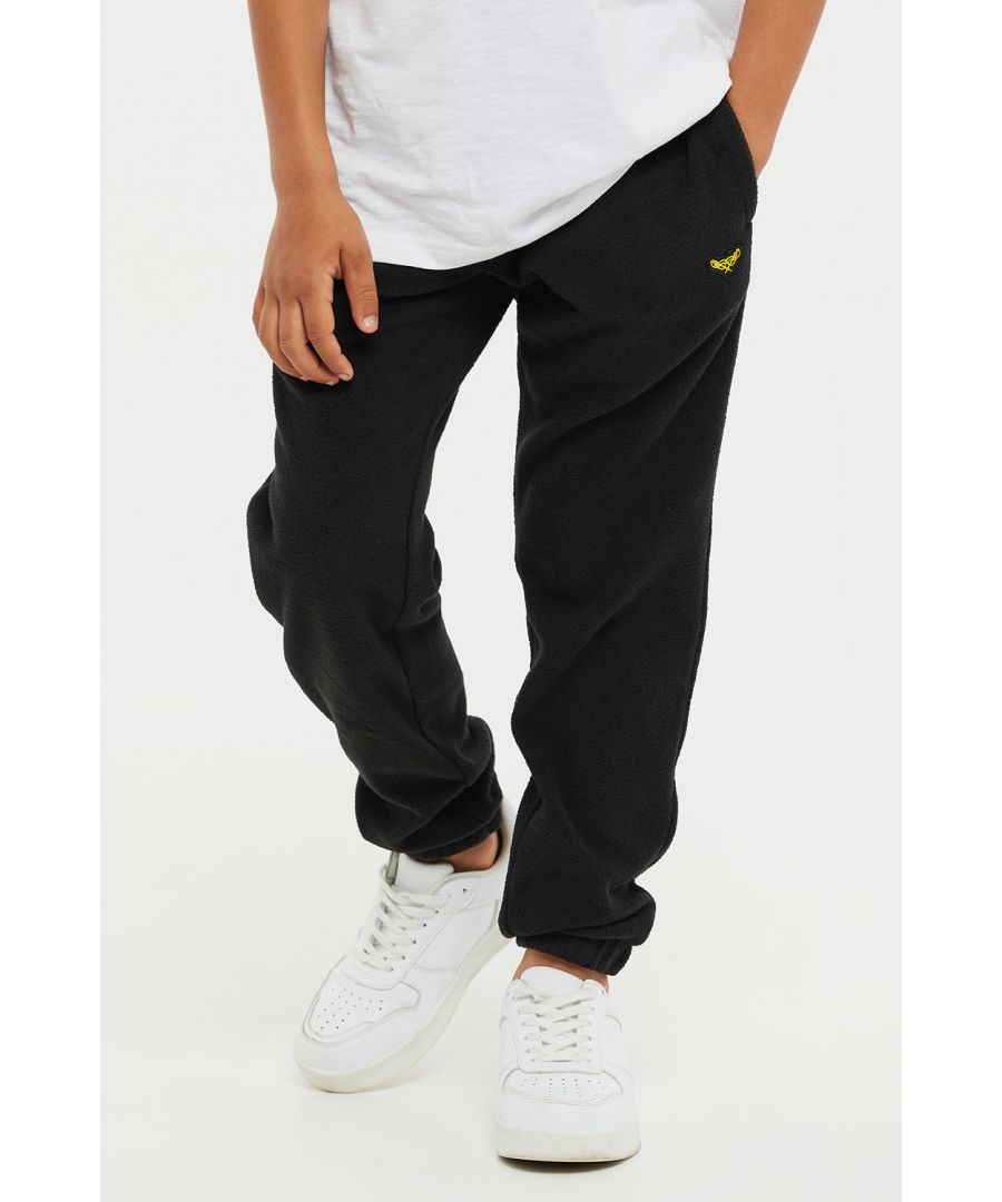 These jogging bottoms from Threadboys feature an elasticated waistband with drawstring and elasticated cuffs. It also has two concealed side pockets with branded logo. Style with the matching hoody to complete the look.