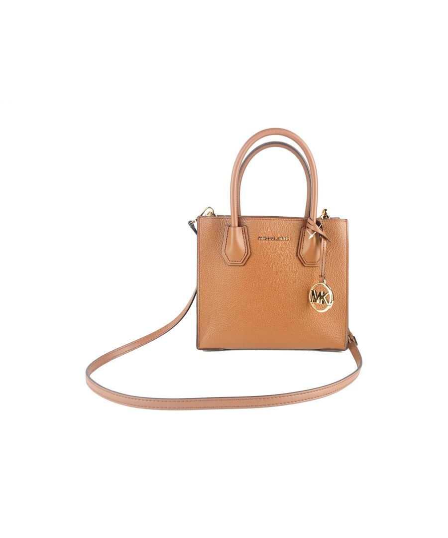 Style: Michael Kors Mercer Medium Messenger Bag (Luggage)\nMaterial: Smooth Leather and Signature PVC\nFeatures: Adjustable/Detachable Crossbody Strap, Center Zip Compartment, 3 Inner Card Slots, MK Medallion Bag Charm\nMeasures: 2. 2.86cm W x 21.59cm H x 10.16cm D
