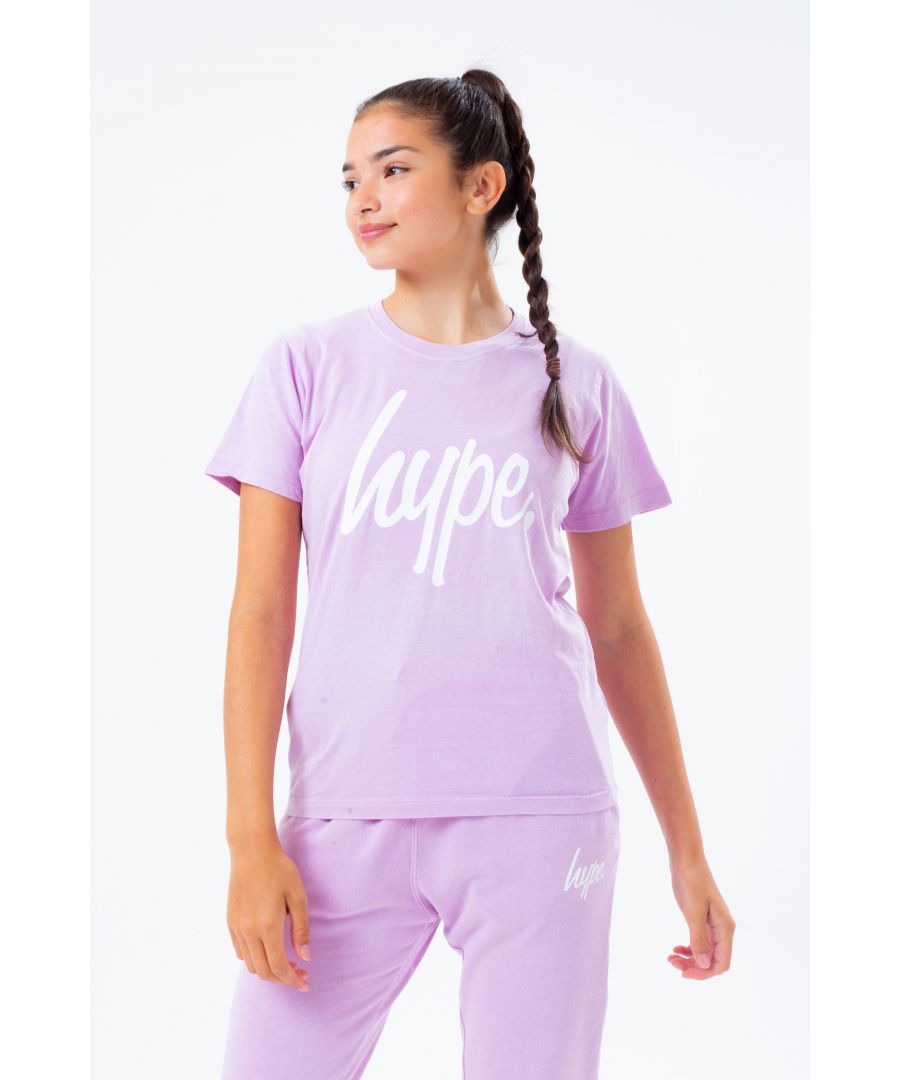 The ultimate tee to add to your everyday rotation keeping you on-trend this season. The Hype Washed Lilac Scribble Logo Kids T-Shirt features a crew neckline and short sleeves for a classic fit. In a 100% cotton soft-touch fabric base for the supreme comfort you need. Wear with the matching joggers to complete the look, or team with a pair of denim shorts for those summer vibes. Machine wash in 30 degrees.
