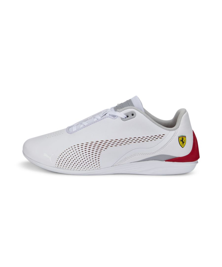 PRODUCT STORY Show your support for Scuderia Ferrari in these Drift Cat Decima motorsport shoes, which don a slick silhouette, show off the marque’s infamous branding, and emanate with elements of the racing technology for which the Scuderia Ferrari is renowned. DETAILS Scuderia Ferrari badge on heel quarterPerforated PUMA Formstrip on the medial and lateral sidesPUMA Cat Logo on heel