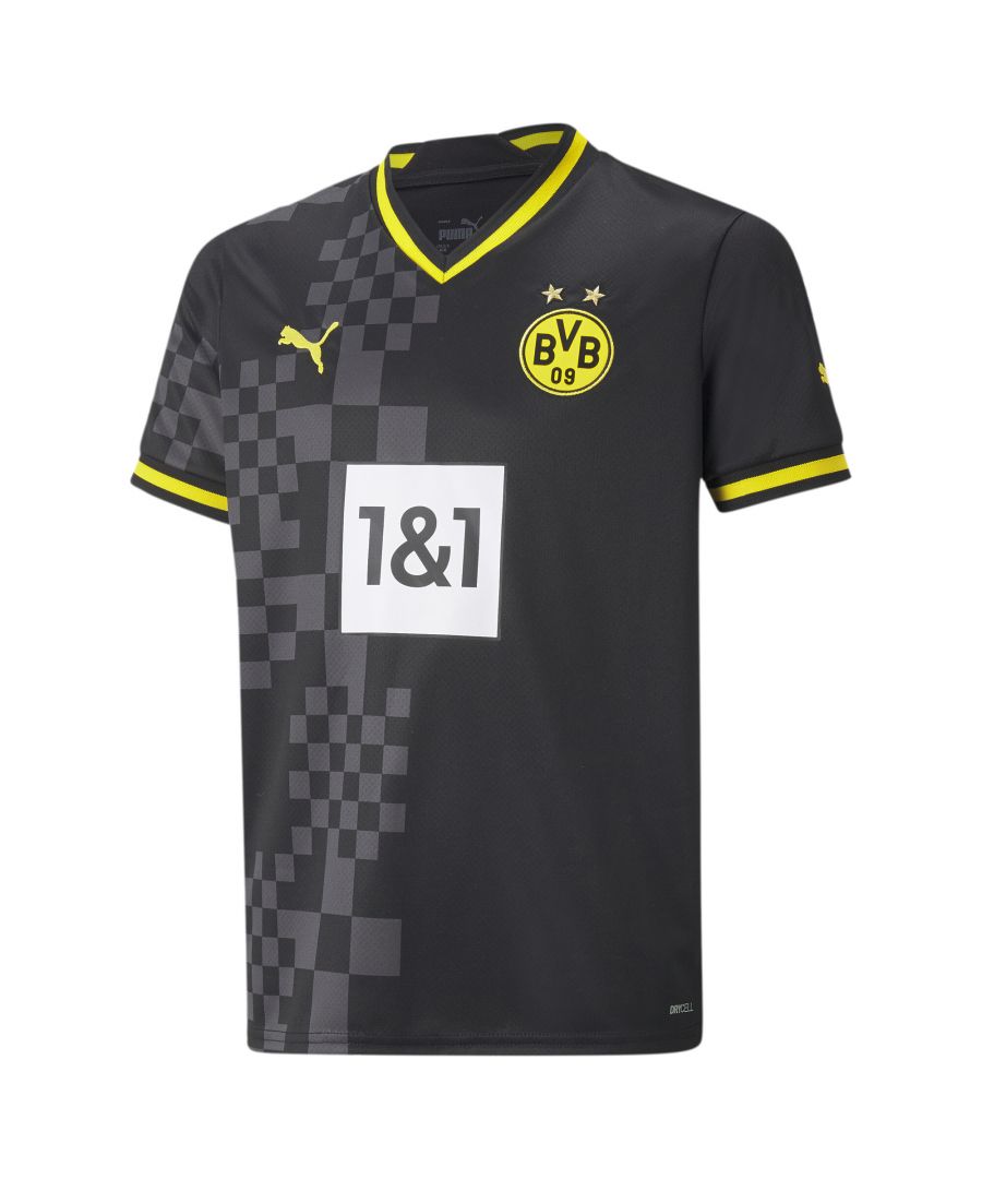 PRODUCT STORY Bring the noise. Home and away come together in the 2022/23 Borussia Dortmund Away kit. The jersey pays tribute to the most passionate fans in the game, featuring tonal graphics inspired by flags and banners that light up the stands every time BVB play, no matter where or when – and no matter what. Heja BVB! FEATURES & BENEFITS : dryCELL: Performance technology designed to wick moisture from the body and keep you free of sweat during exercise Midori: Made with the bio-based finishing treatment miDori® bioWick Recycled Content: Made with at least 20% recycled material as a step toward a better future DETAILS : Regular fit Set-in sleeve construction with raglan back seam Flat knit v-neck Embroidered PUMA Cat Logo on the chest and sleeves Official team crest on the chest