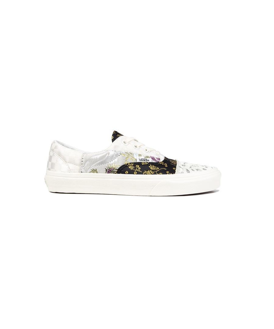 Womens white Vans era trainers, manufactured with textile and a rubber sole. Featuring: floral upper print detail, canvas lining and sock, vulcanized outsole and padded collar.