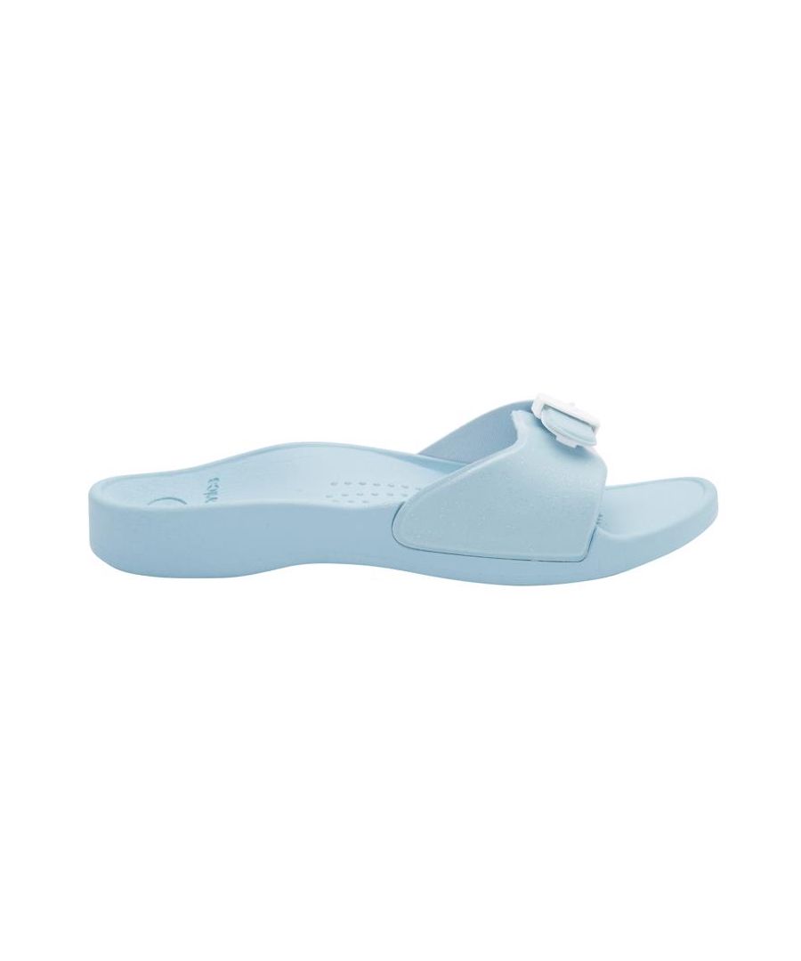 De Scholl Sun-glijbanen zijn de perfecte voetvriendelijke glijbaan voor uw ontspannende tijd in het zwembad. drukke dagen thuis of chillaxing zomermomenten. Met een bovenwerk van zacht PVC. biomechanics®-voetbed om overpronatie te corrigeren en een tonale gesp voor comfortabel en gemakkelijk dragen en stijlvolle looks.