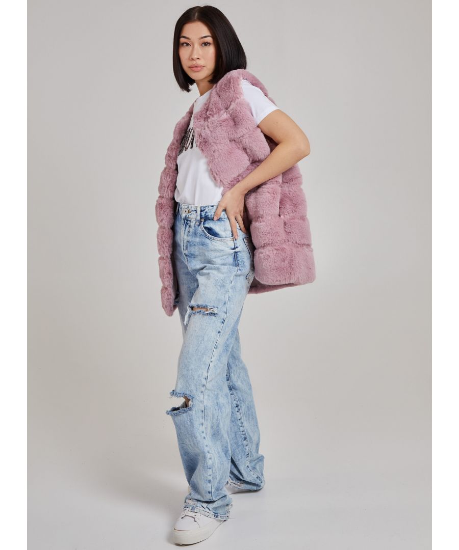 It's faux fur coat season! Here is the perfect layering cosy, coat you'll be wearing all season long! Fur / Lining: 100% Polyester. PU Trim: 100% Polyurethane. Wash Care: Dry Clean Only. Made in China. Model wearing size S. Model height: 5ft3