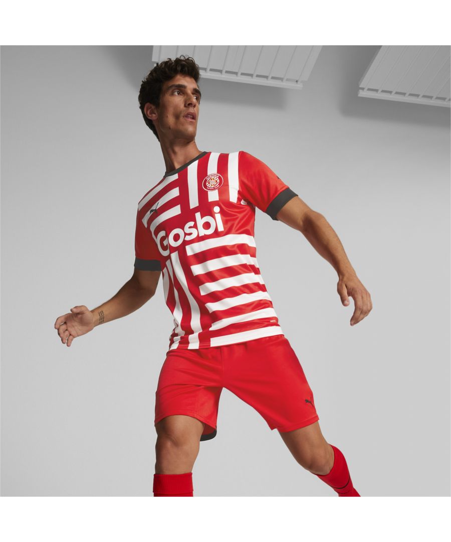PRODUCT STORY Show up to the pitch looking, and playing, like Girona FC’s star player with these replica shorts. They’re made from sweat-wicking material, to keep you cool in the tensest moments of the game, and finished with the team’s famous crest on the leg. FEATURES & BENEFITS : dryCELL: Performance technology designed to wick moisture from the body and keep you free of sweat during exercise Recycled Content: Made with at least 20% recycled material as a step toward a better future DETAILS : Regular fit PUMA branded details on the leg Official team crest on the leg