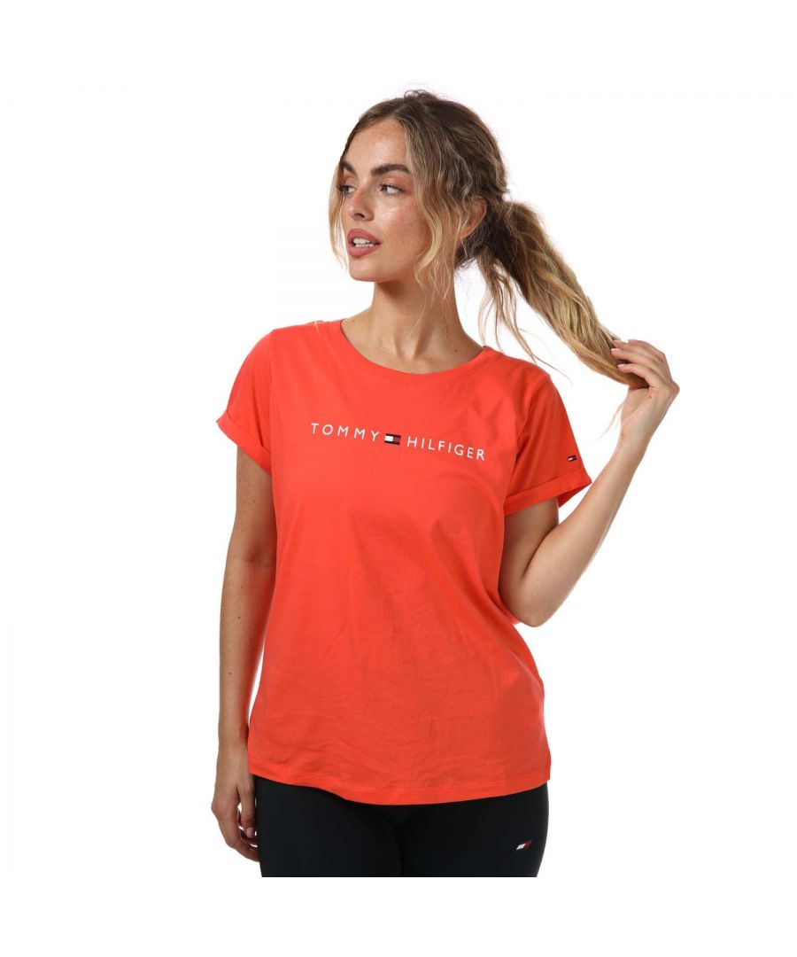 Tommy Hilfiger Original T-shirt met logo en omgeslagen mouwboorden voor dames, koraalrood