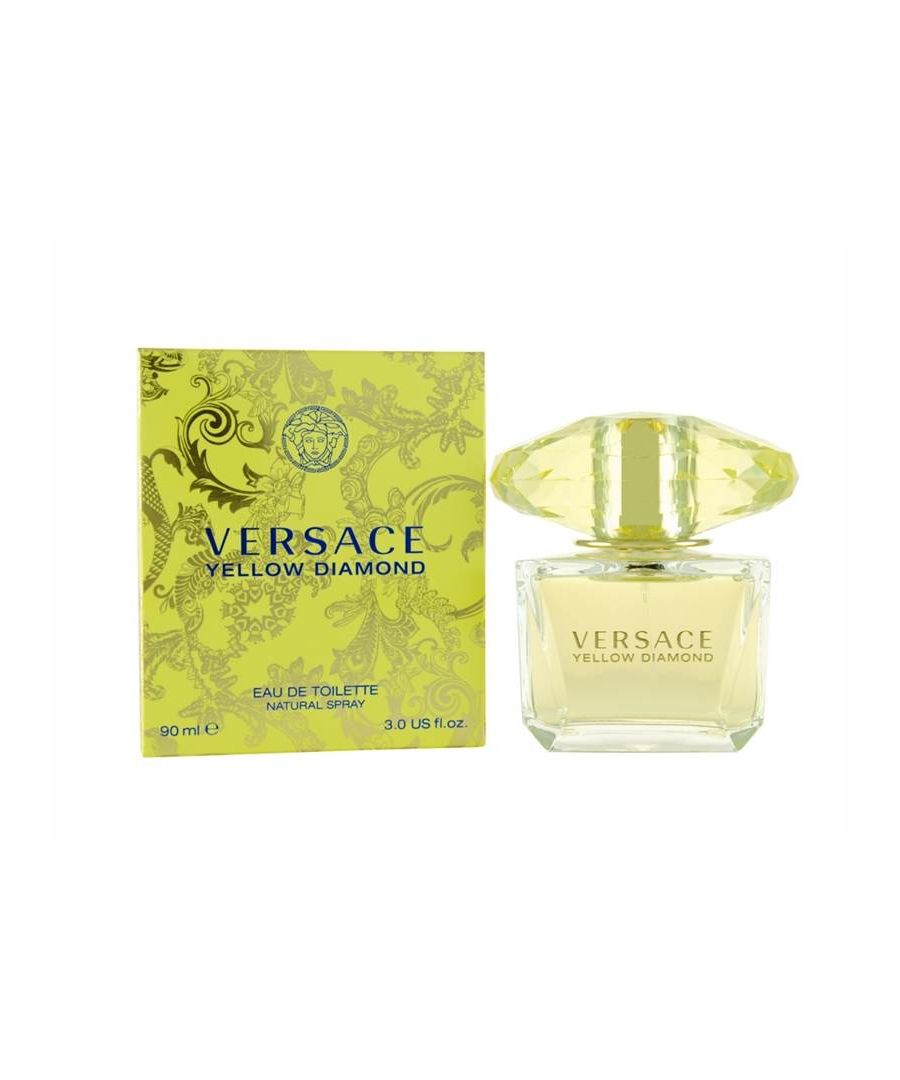 Versace design house launched Yellow Diamond in 2011 as a floral fruity fragrance for women. Yellow Diamond notes consist of amalfi lemon pear bergamot neroli mimose freesia water lily African orange flower amber guaiac wood and musk.