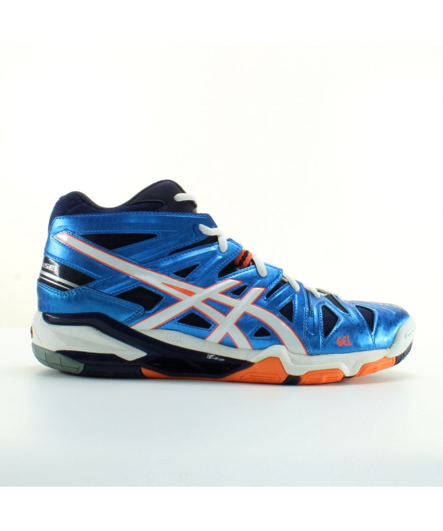 Volleyball shoes Asics Gel Sensei 5 MT B401Y4101 for is an interesting offer at a reasonable price for everyone who values comfort and quality. The mixture used to make the sole guarantees good durability and proper cushioning during the game - this is an important parameter, especially during jumps to blocks and dynamic attacks. The tread pattern has been prepared with particular emphasis on the safety of volleyball players - the possibility of skidding is reduced to a minimum. The component from which the upper is made (synthetic) provides adequate vapor permeability, reducing the player's discomfort resulting from the accumulation of moisture in the shoes. The Asics brand paid special attention to proper foot protection, using modern technologies (gel - rearfoot gel - cushioning system) in the construction of volleyball shoes. This model is suitable for the all year game. Asics Gel Sensei 5 MT should meet the requirements of every volleyball player.