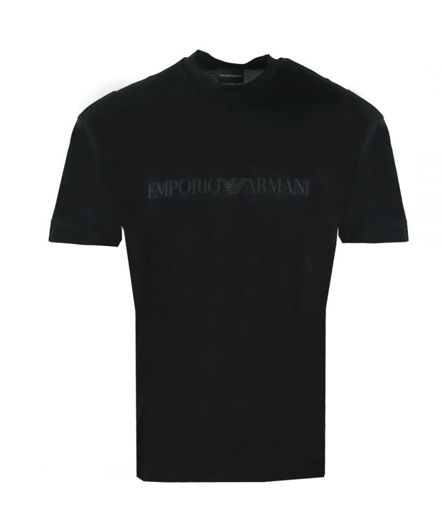 Emporio Armani EA Eagle-logo bedrukt zwart T-shirt. Emporio Armani zwart T-shirt met korte mouwen. Logo-ontwerp op de voorkant van het T-stuk. 70% lyocell, 30% katoen. Emporio Armani zichtbare branding. Stijl: 6H1TH0 1JBVZ 0002