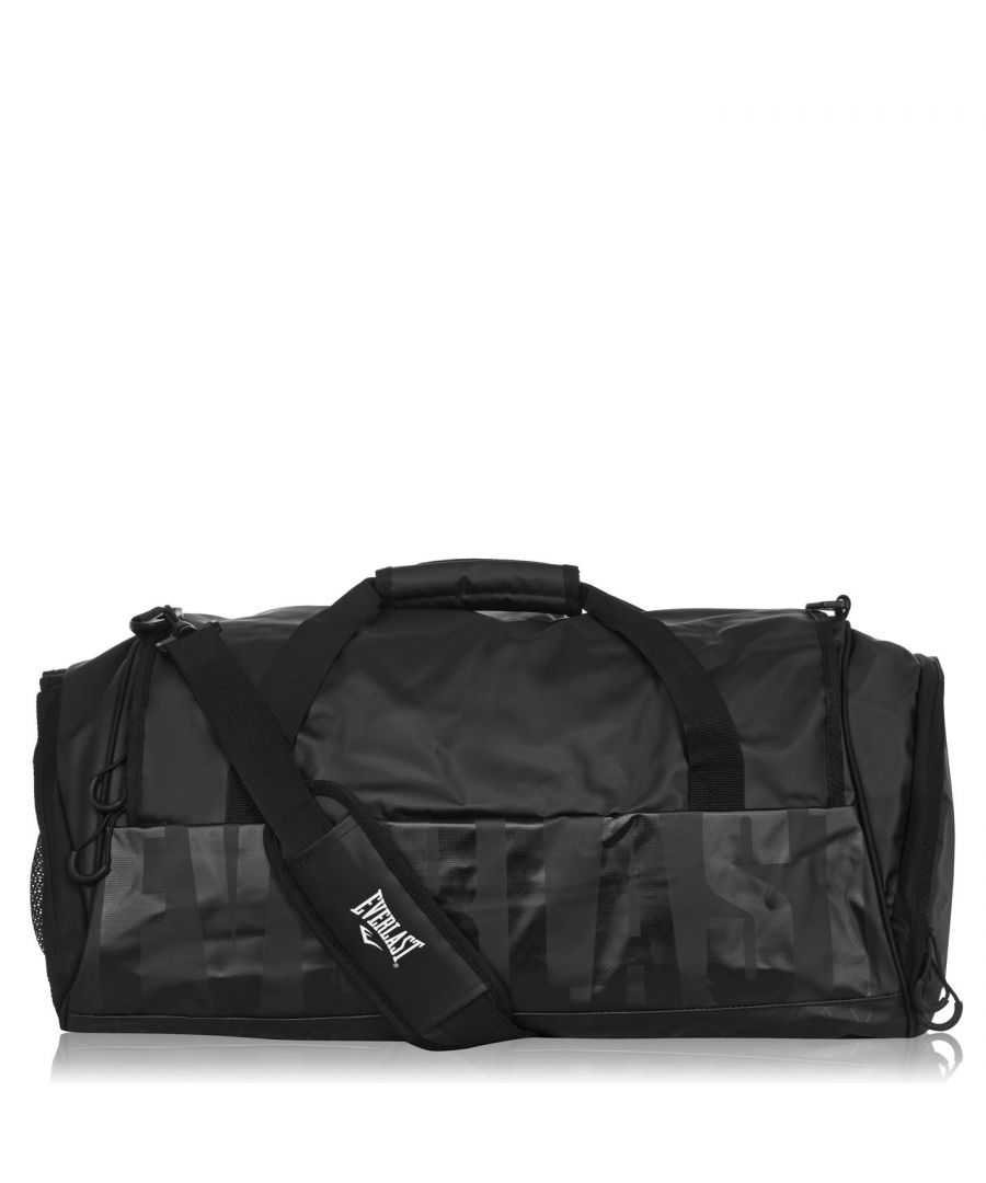 <strong>Everlast Holdall</strong><br><br> The <strong>Everlast Holdall</strong> is the perfect option to take with you to the gym, it has one large main compartment that is fully zipped, along with the adjustable shoulder strap and also has the option to carry with 2 hand held straps with a fitted hook and loop tape padded support. <br>> This product may have slight cosmetic differences from the image shown due to assorted colours or updated seasonal collections.<br>> <strong>Everlast holdall</strong><br>> Large compartment<br>> Smaller zipped pockets<br>> Adjustable shoulder strap<br>> Hand held straps<br>> Everlast branding<br>> W58cm X H29cm X D36cm