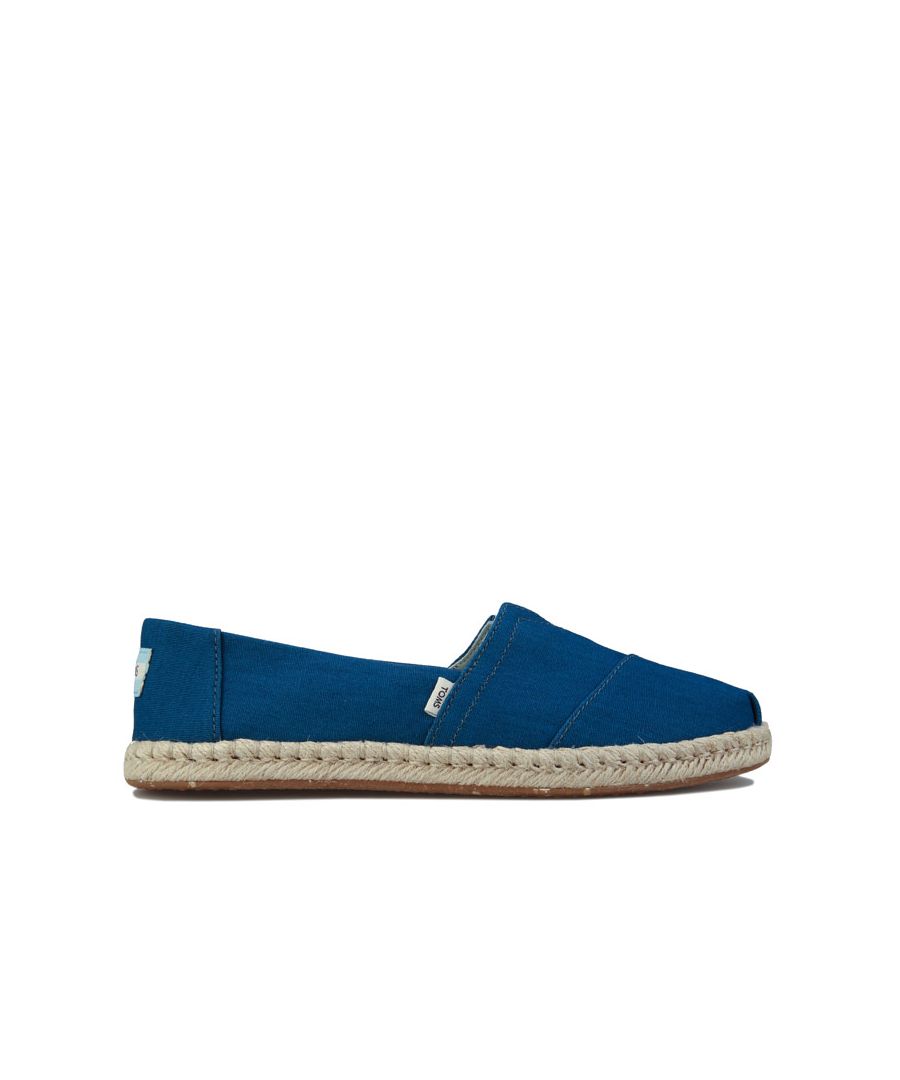 Womens Toms Plant Dye Espadrille Pumps in indigo.- Plant dyed canvas upper  dyed with gardenia.- Lining made with TENCEL ™Lyocell  a super soft fiber made from wood pulp  derived from sustainably managed forests.- Natural jute-wrapped midsole.- OrthoLite® Eco LT insole.- Elastic gore espadrille for easy on-and-off.- TOMS branding on upper made with recycled content.- Part of earthwise™  products rooted in earth-friendly materials and processes.- Toms branding to side and back of heel.- 100% vegan.- Rubber outsole.- Textile Upper  Textile and Leather Lining  Textile and Synthetic Sole.- Ref.: 10015052