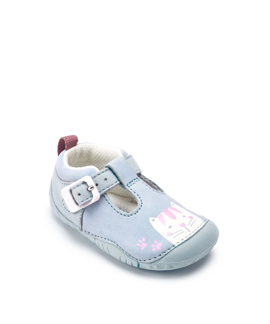 Look like the Cat that Got the Cream in these Cuddle Cat pre-walker shoes with cheeky cat face design and cute paw prints! Comfort and support are offered in softest nubuck with padded collars and breathable mesh lining. Designed with a secure adjustable buckle fastening and flexible sole for natural