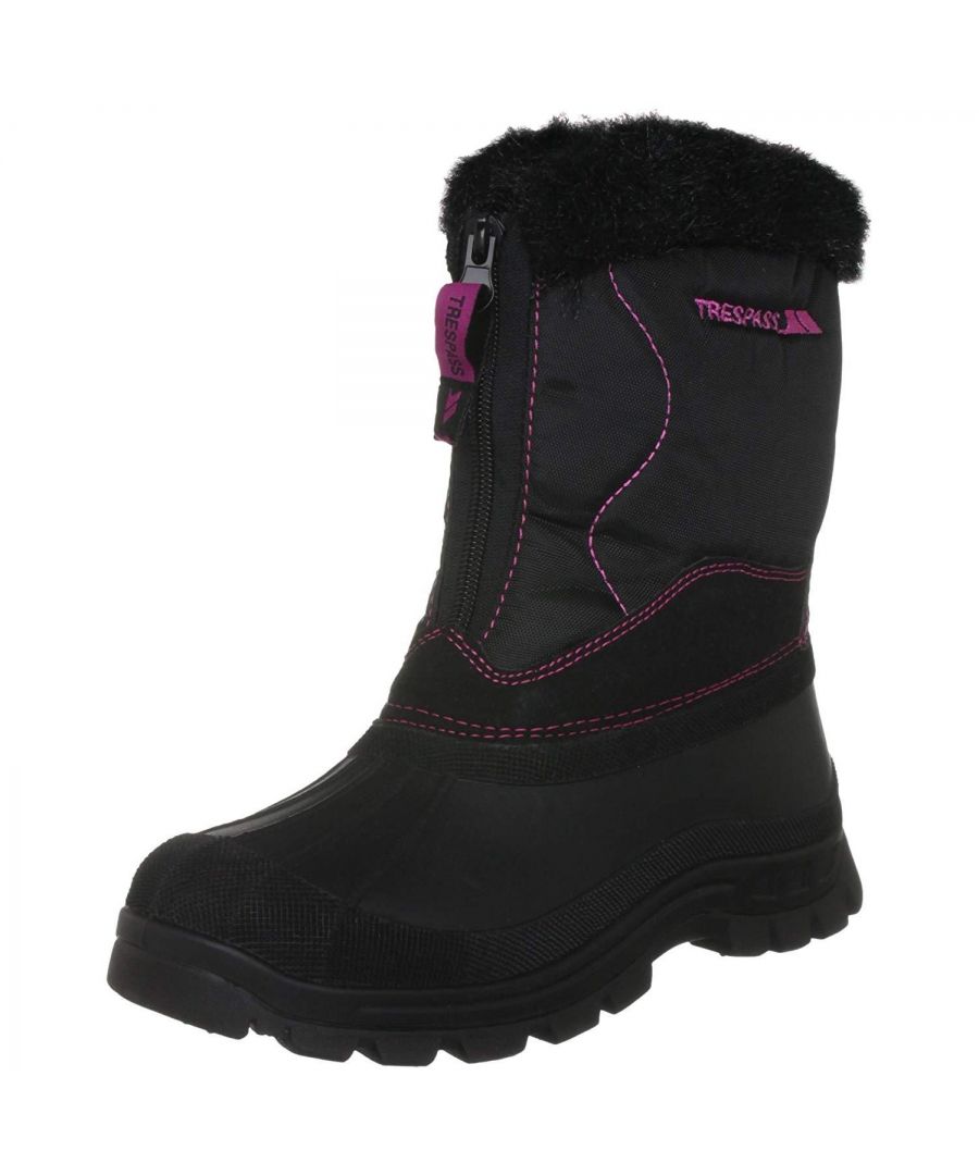 50% Imitation Suede/Faux Fur, 50% TPR Moulded. Womens snow boots with faux fur lining. Front zip. Moulded front. Waterproof, with rubber soles. Strong grip on slippery surfaces. Ideal for wearing in the snow.