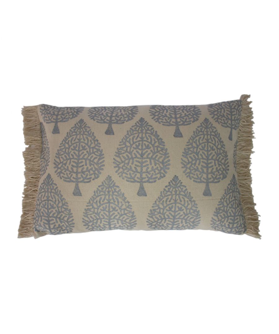 Invite nature into your home with this contemporary leaf design. Layer up on neutral soft furnishings to allow this cushion to stand out and be a feature in your home.