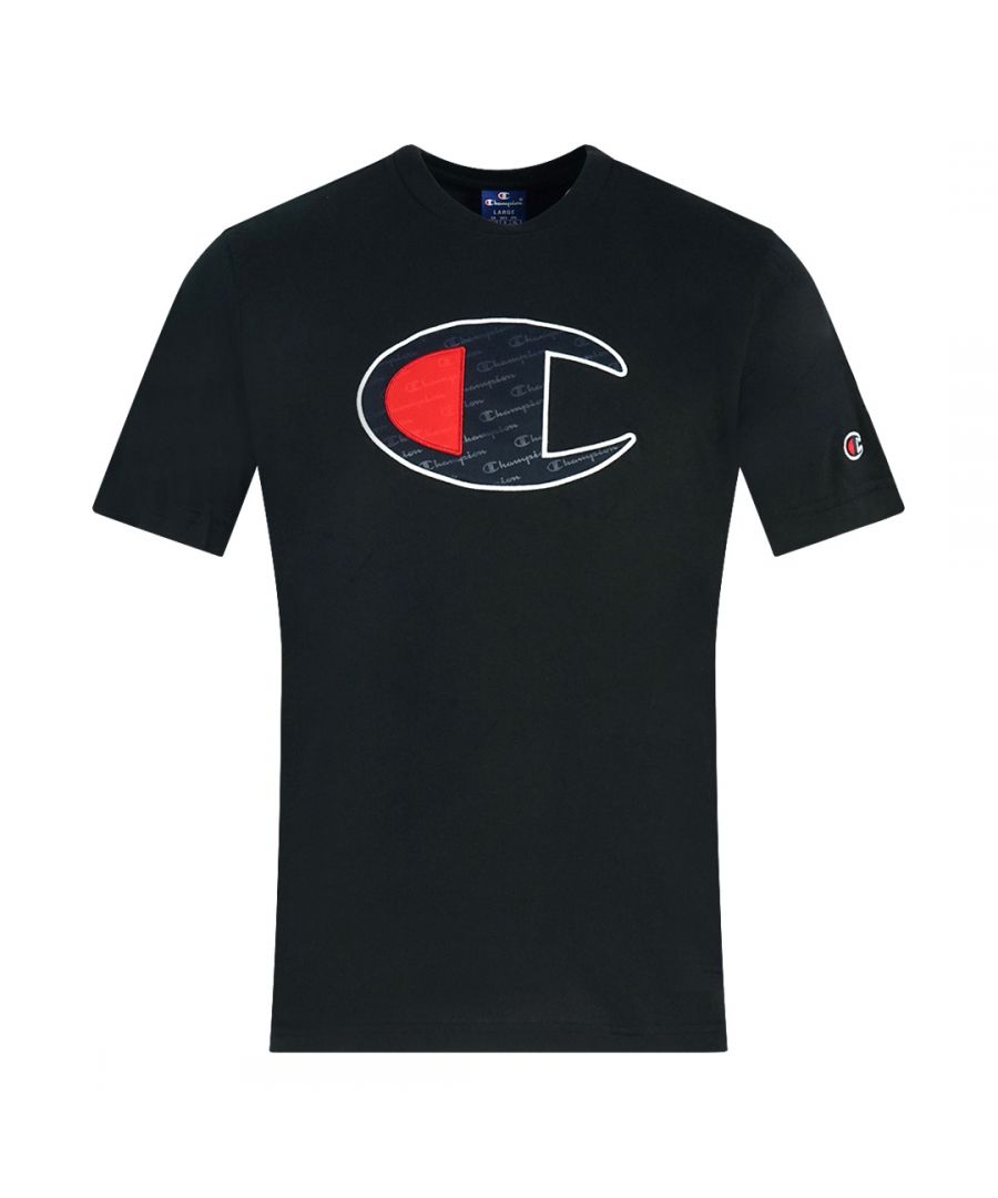 Champion groot zwart T-shirt met C-logo. Kampioen zwarte tee. Merklogo op de borst. 100% katoen. Normale pasvorm, valt normaal qua maat. Productcode - 214405 KK001