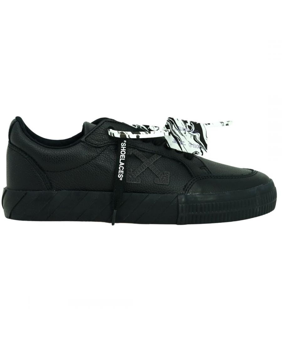 Off-White Low Vulc Black Sneakers. Off-White Black Trainers. Low Sneakers With Arrow Design. Rubber Sole. Arrow Design. Style Code: OMIA085E20LEA0011081