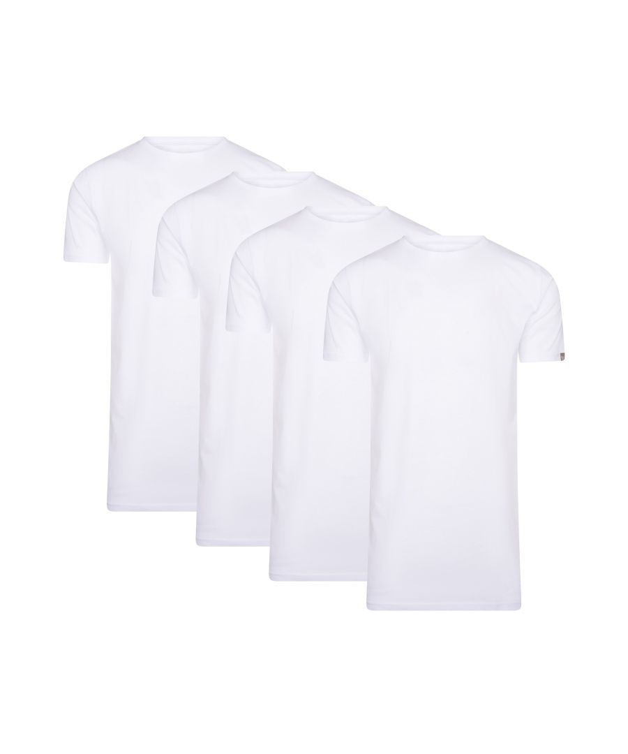 Heren T-shirts van het merk Cappuccino Italia. De T-shirts van Cappuccino Italia zijn gemaakt van hoogwaardig katoen, en hebben een normale pasvorm. Het zachte katoen zorgt voor een heerlijk draagcomfort. Het lange t-shirt zorgt er tevens voor dat deze niet snel uit de broek gaat.  Merk: Cappuccino ItaliaModelnaam: 4-Pack T-shirts Ronde Hals (extra lang)Categorie: heren t-shirtsMaterialen: katoenKleur: wit