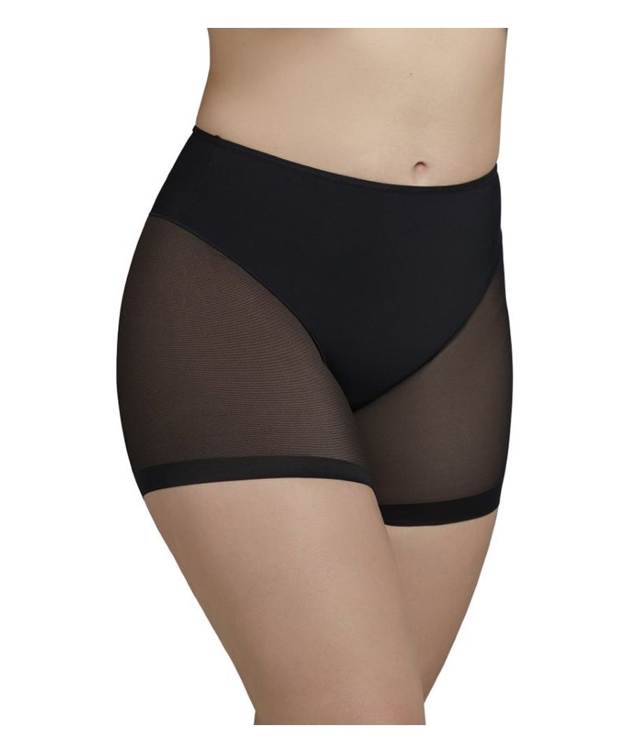 These shapewear briefs by Ysabel Mora are perfect for everyday wear. Sitting just below the belly button, these knickers are perfect for making the bottom of your abdomen seem smooth and seamless. The mesh leg panels ensure an endlessly smooth look. Size Guide: M (12), L (14), XL (16), 2XL (18).