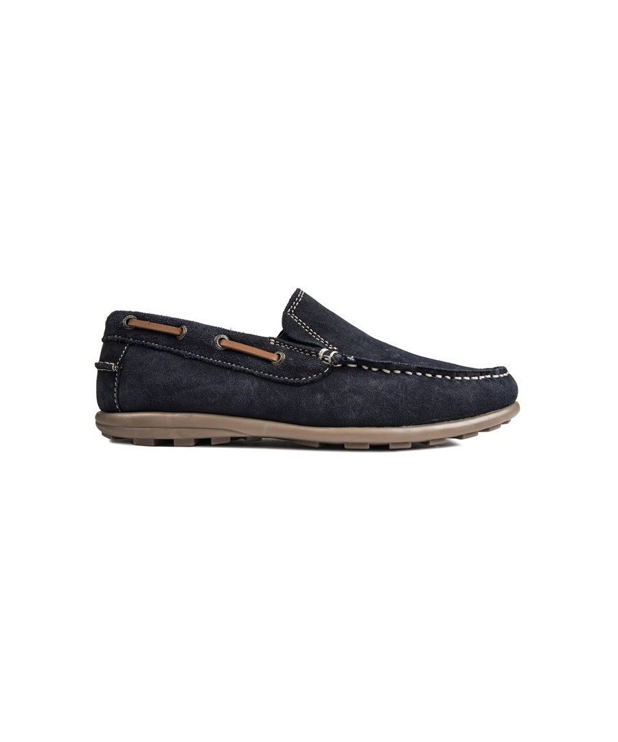 Mens blue Chatham Marine sennen shoes, manufactured with nubuck and a rubber sole. Featuring: leather lining and sock, anti-shock non marking sole, textured outsole for added grip and cushioned eva foot bed.