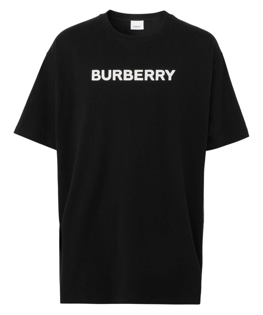 'Logomania' continues at Burberry this season as showcased on this AW22 crew neck T-shirt that stands out with its bold, contrast white logo print at the chest.\n\n\n\nblack\ncotton\nlogo print at the chest\ncrew neck\nshort sleeves