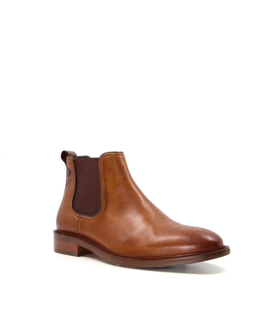 Synonymous with Dune London, the Chelsea boot is a long-standing classic favoured for its transitional appeal. Coats perfectly blend a contemporary aesthetic with our iconic heritage