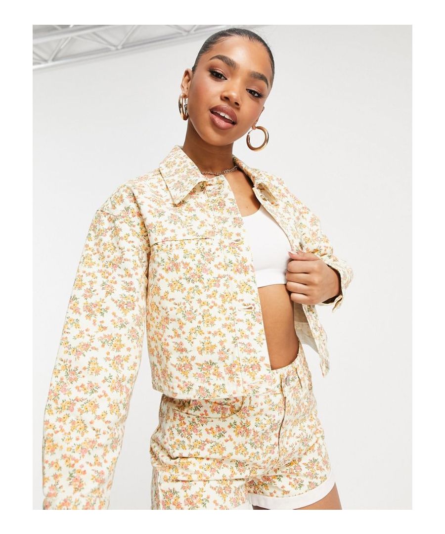 Jacket by Miss Selfridge That new-jacket feeling Spread collar Button placket Chest pockets Cropped length Regular fit Sold by Asos