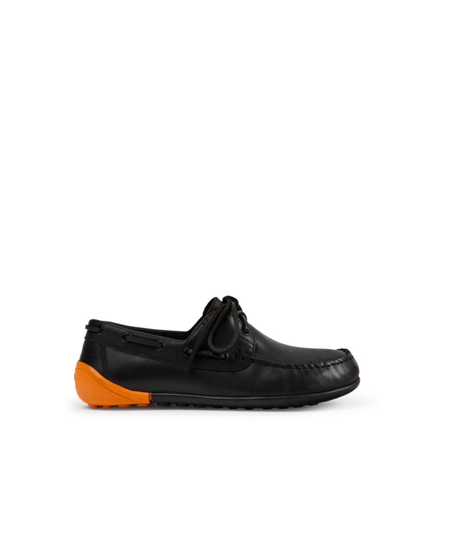 Black leather men's boat shoes with 100% rubber outsoles (20% recycled).\n\nBased on our iconic Peu, this classic boat shoe has been reimagined with a studded rubber outsole for excellent grip and a contrasting color heel for a distinctive look.