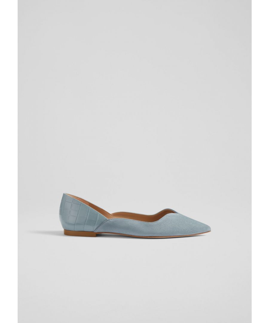 Making a simple pump more interesting, our Iris flats are a brand-new style this season. Crafted in Spain from a stylish blend of storm blue suede to the front and croc-effect leather to the back, they have a pointed toe with a chic sweetheart cut, a wavy cut along the foot and a flat heel. Wear them with denim or tailored trousers when you're ready to step out of your winter boots.