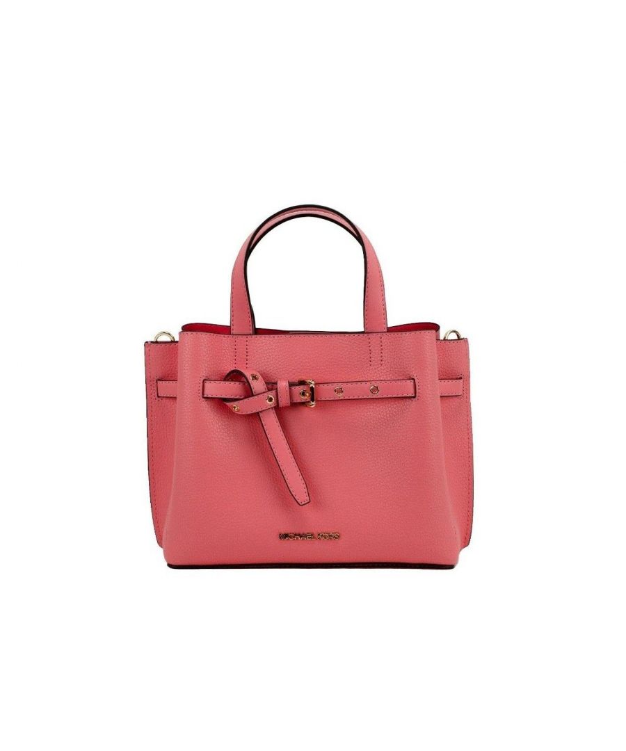 Stijl: Emilia Small Satchel Bag (Grapefruit) Materiaal: Geborsteld leer Eigenschappen: 3 hoofdcompartimenten, rits- en insteekvakken, verstelbare/afneembare schouderband, rits en magnetische kliksluiting Afmetingen: 27,30 cm B x 20,32 cm H x 12,7 cm D