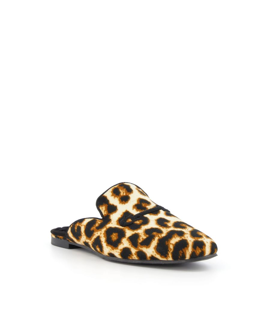 Add an element of luxe to your loungewear repertoire with our Wonder slippers. Based on a backless loafer style they feature an embroidered snaffle and quilted footbed