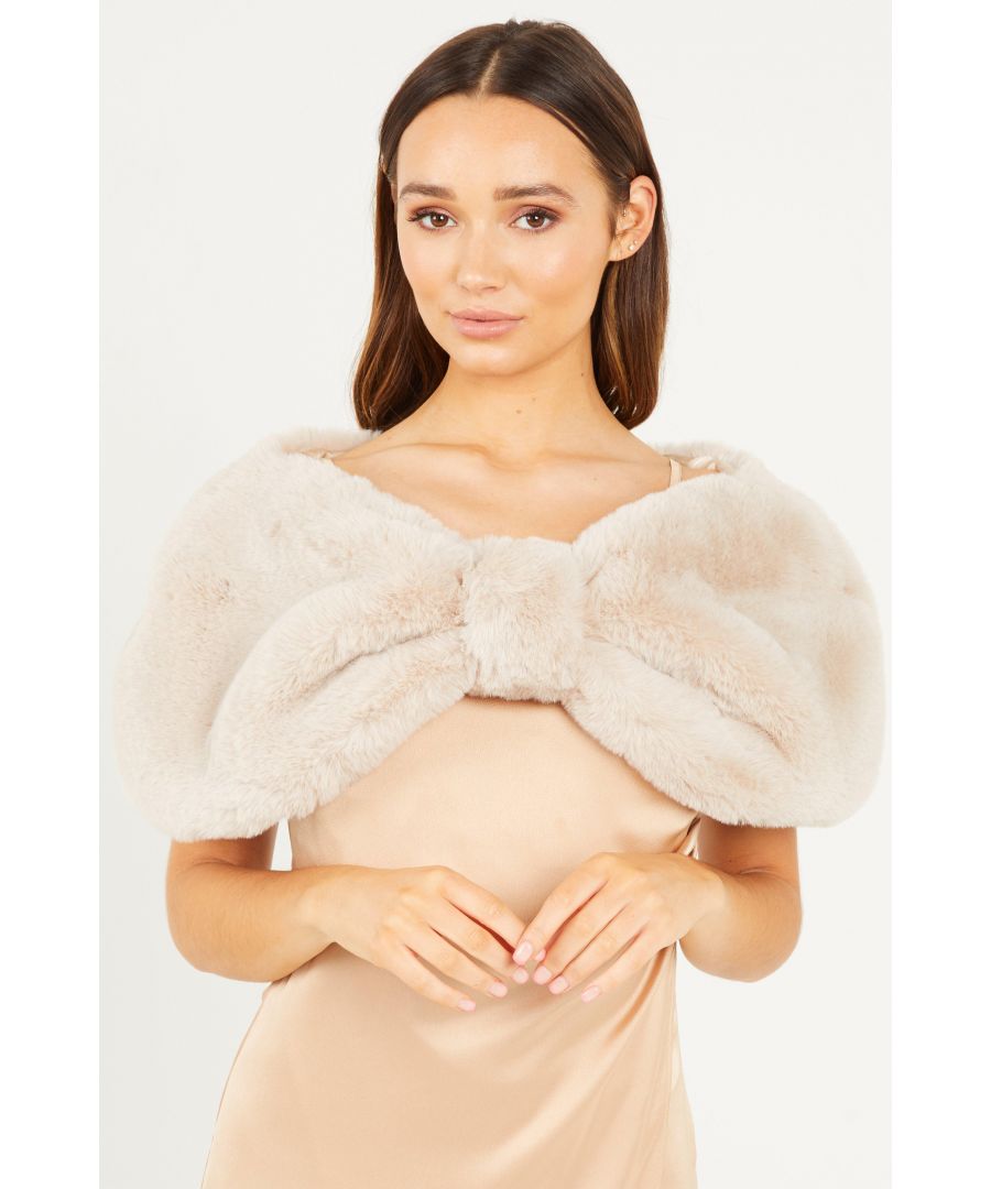 - Cover up  - Bow front  - Faux fur