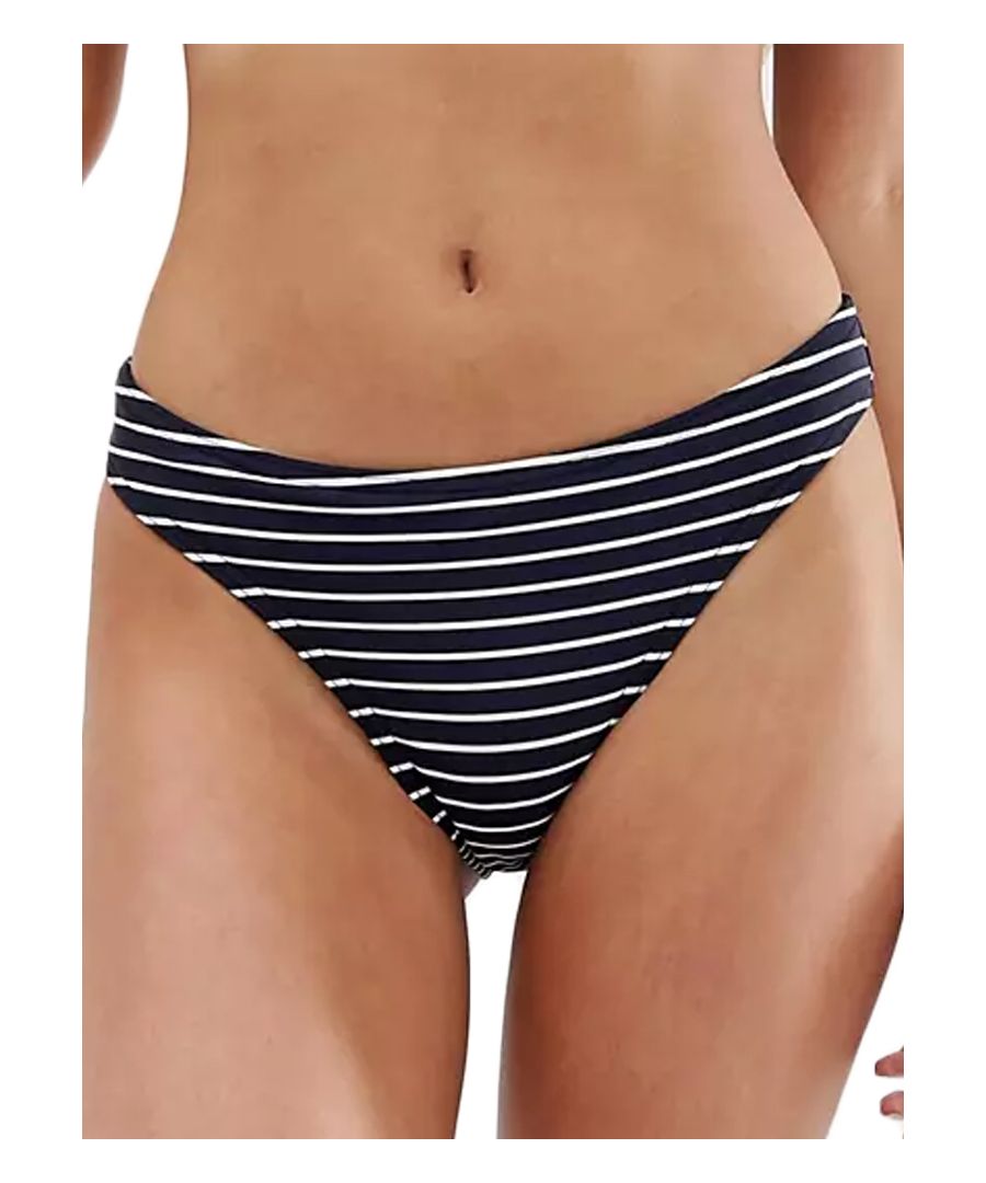 These classic bikini briefs by Figleaves Cast Away collection are the perfect swim/beach wear. These bikini bottoms are fully lined for comfort, and mid rise for good overall coverage. Product code: 753001.