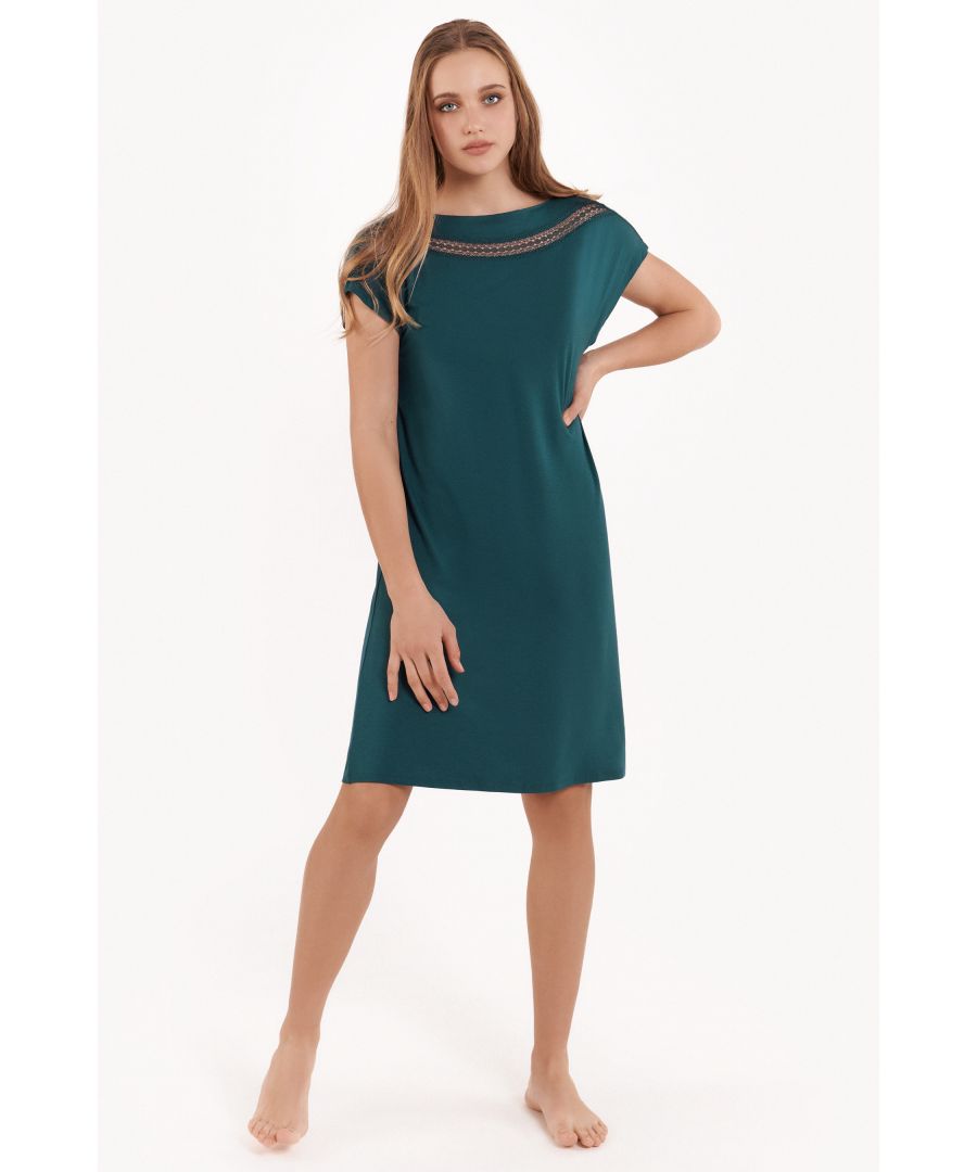 These beautiful nightdress from the Lisca 'Helen' range is made from comfortable and soft jersey microfibre fabric which is pleasant to the touch and flows gently.